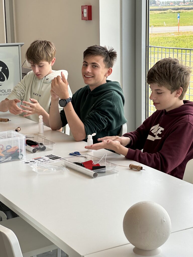 Microraket bouwen in Astropolis met 3 TechW
